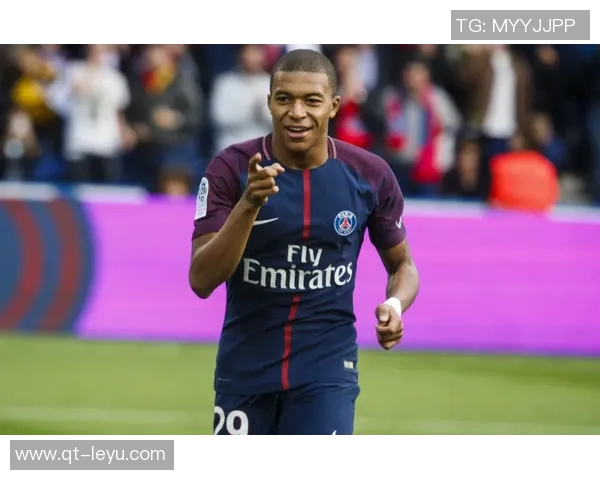 维尼修斯绯闻女友现身伯纳乌26岁三孩妈引发热议 维尼修斯绯闻女友现身伯纳乌26岁三孩妈引发热议