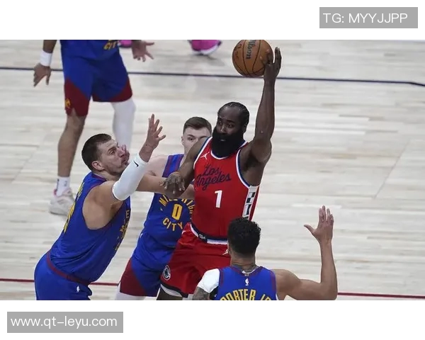 快船虽败犹荣哈登助力球队在场上逆转赢得小胜 快船虽败犹荣哈登助力球队在场上逆转赢得小胜