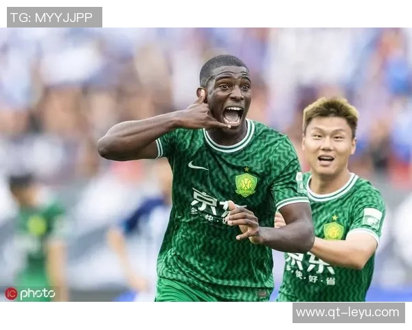 国安前锋法比奥在对阵大连英博比赛中戴帽当选中超第26轮最佳球员